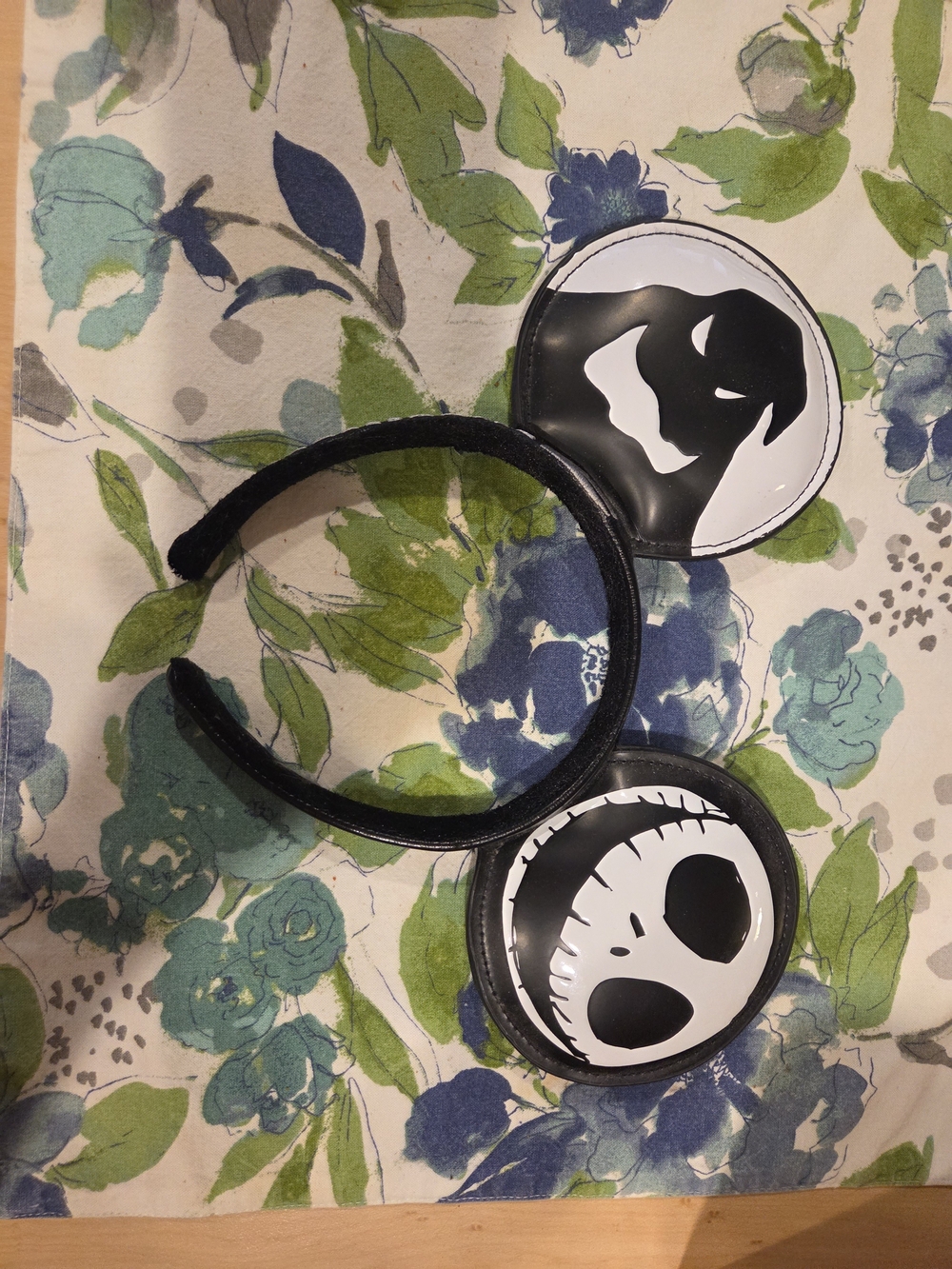 Disney Black & White Skull Face Women's Headband